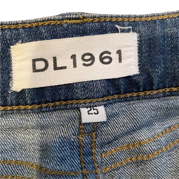 DL1961 Karlie Boyfriend Shorts 25 - Picture 7 of 10